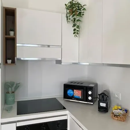 Essebi Apartman *